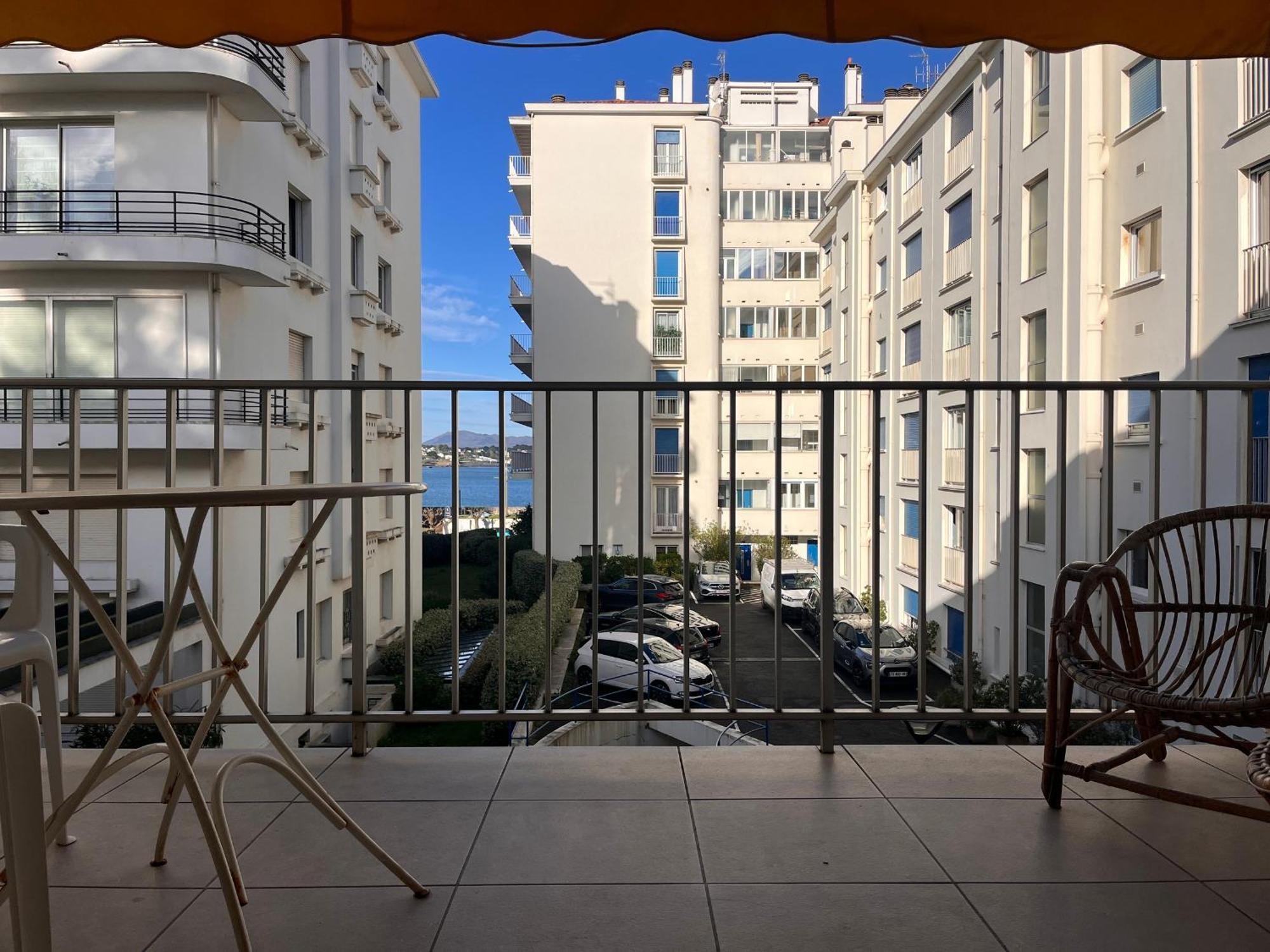 Charme A 2 Pas De La Avec Parking A St-jean-de-luz - Fr-1-239-1032 Appartement *